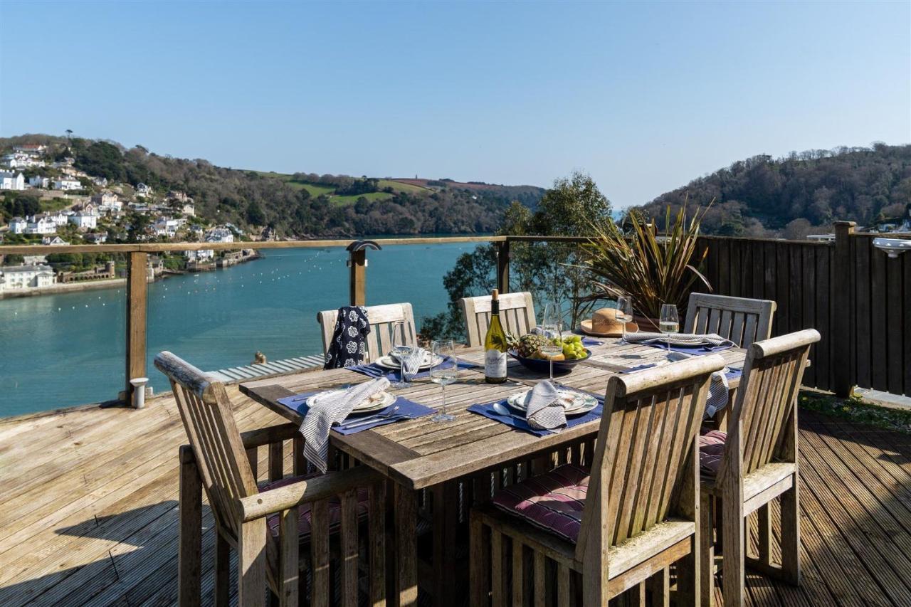 Uphigh - Elevated Family Home With Stunning River Views Dartmouth Exteriér fotografie